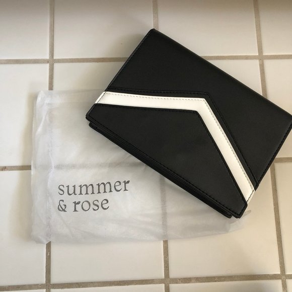 summer & rose Handbags - NWOT Black & White Piper Summer & Rose Crossbody